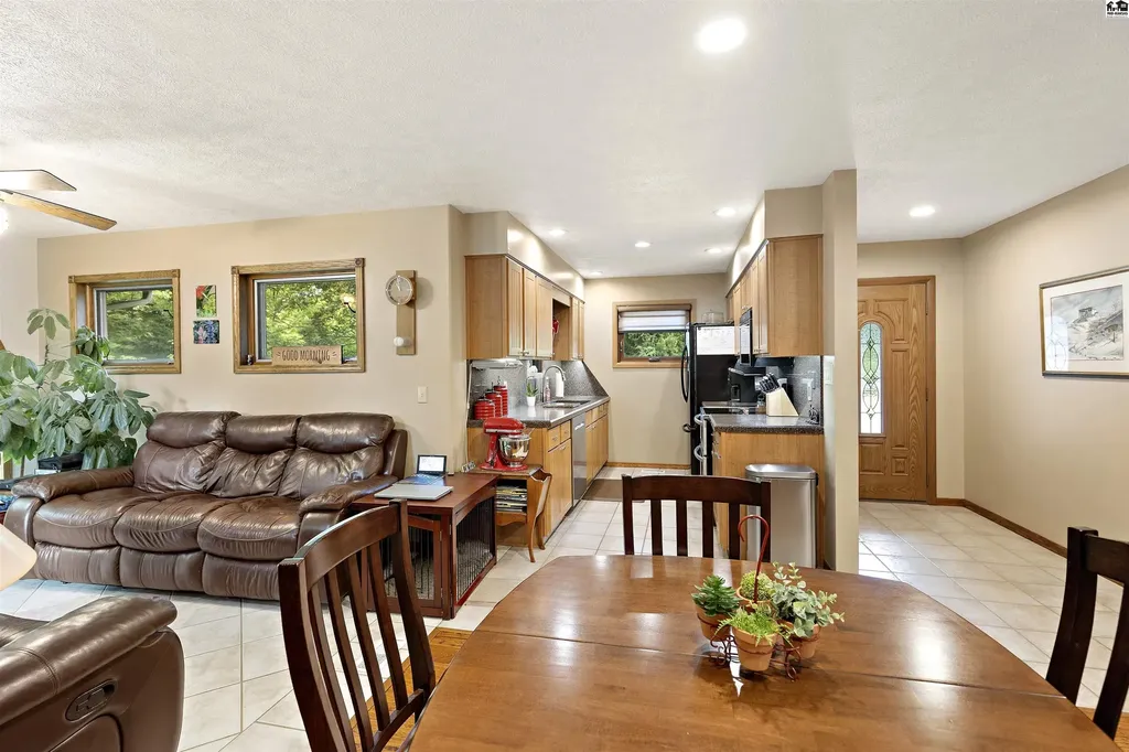 10211 Golden Arrow Drive Hutchinson KS 67502