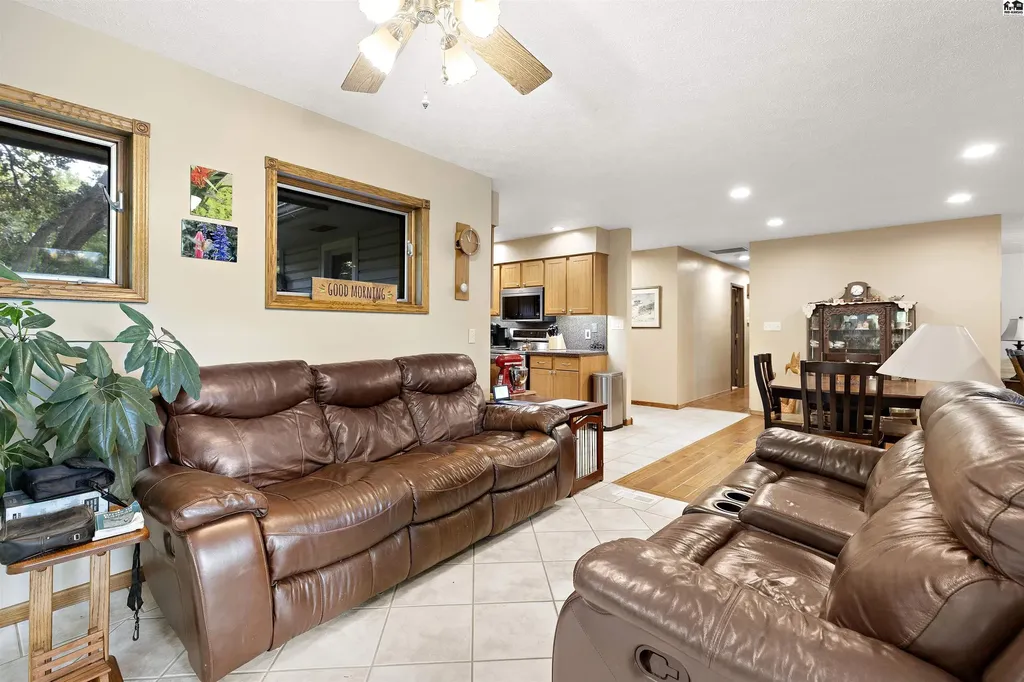 10211 Golden Arrow Drive Hutchinson KS 67502