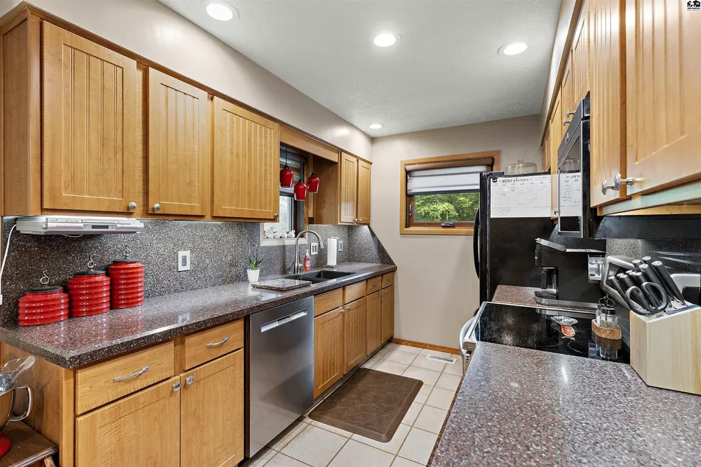 10211 Golden Arrow Drive Hutchinson KS 67502