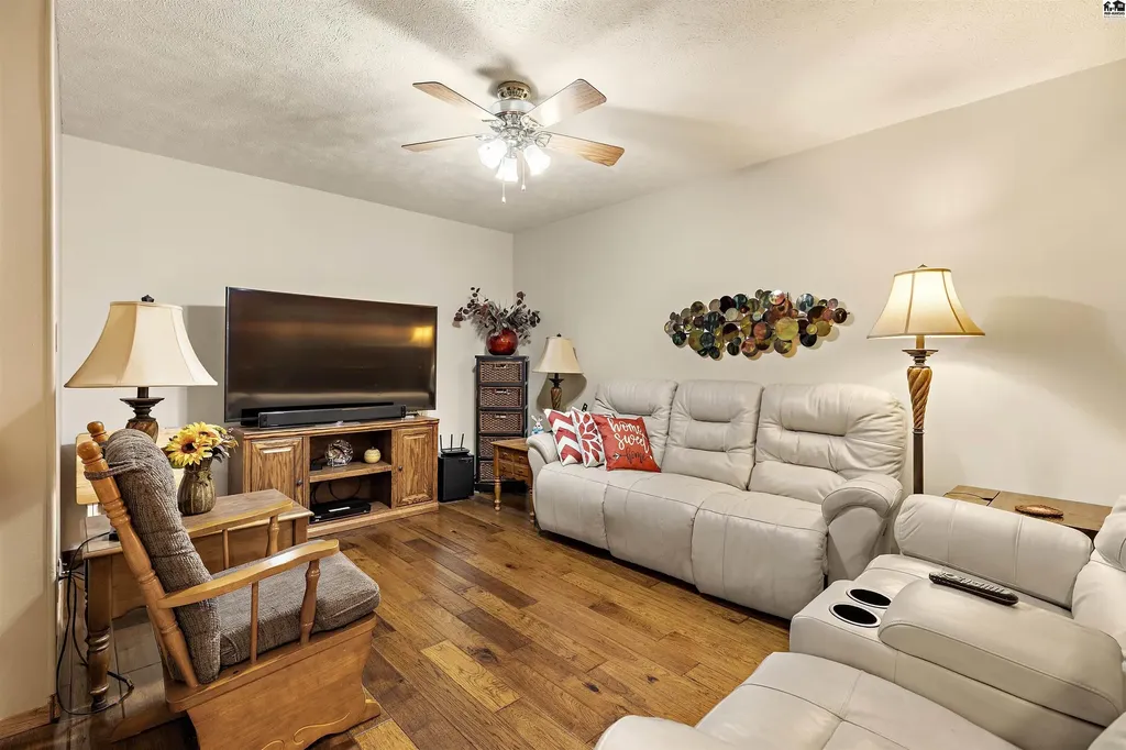 10211 Golden Arrow Drive Hutchinson KS 67502