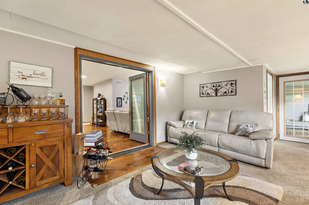 10211 Golden Arrow Drive Hutchinson KS 67502