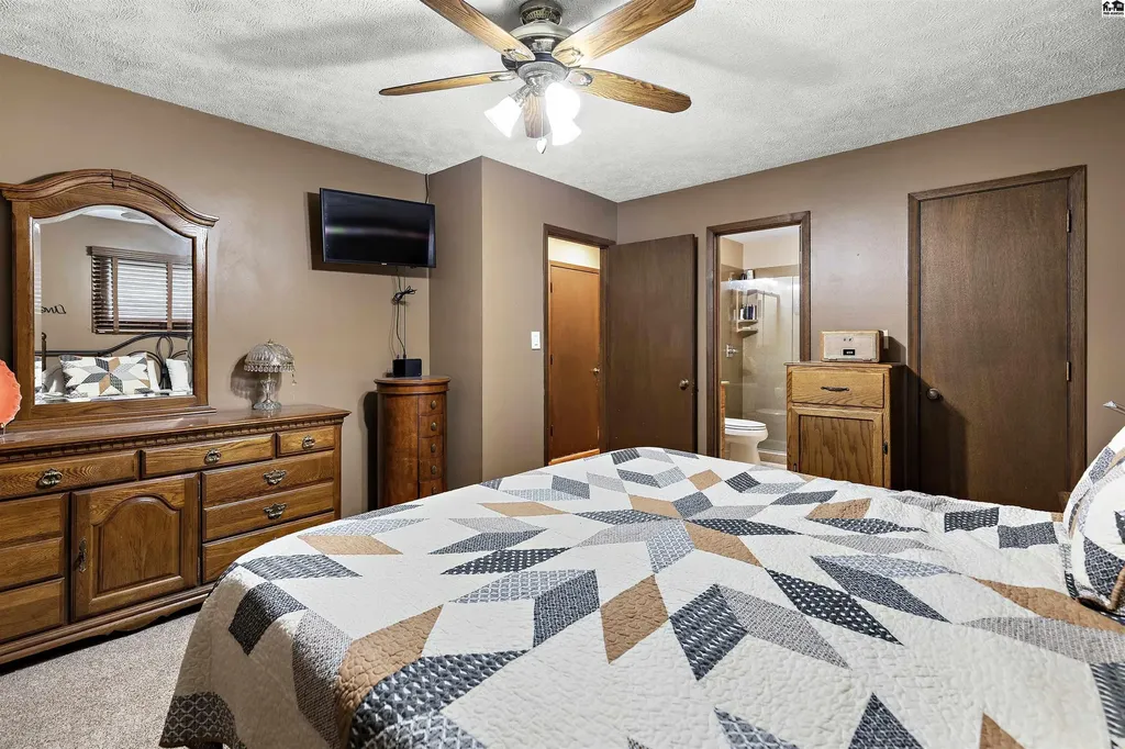 10211 Golden Arrow Drive Hutchinson KS 67502