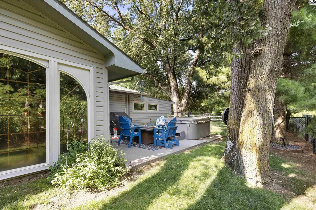 10211 Golden Arrow Drive Hutchinson KS 67502