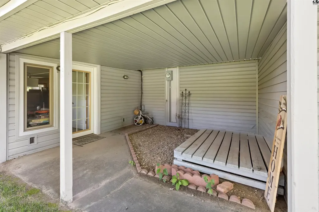 10211 Golden Arrow Drive Hutchinson KS 67502