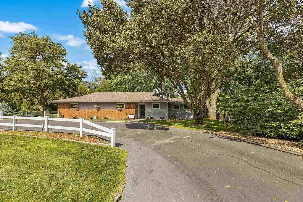 10211 Golden Arrow Drive Hutchinson KS 67502