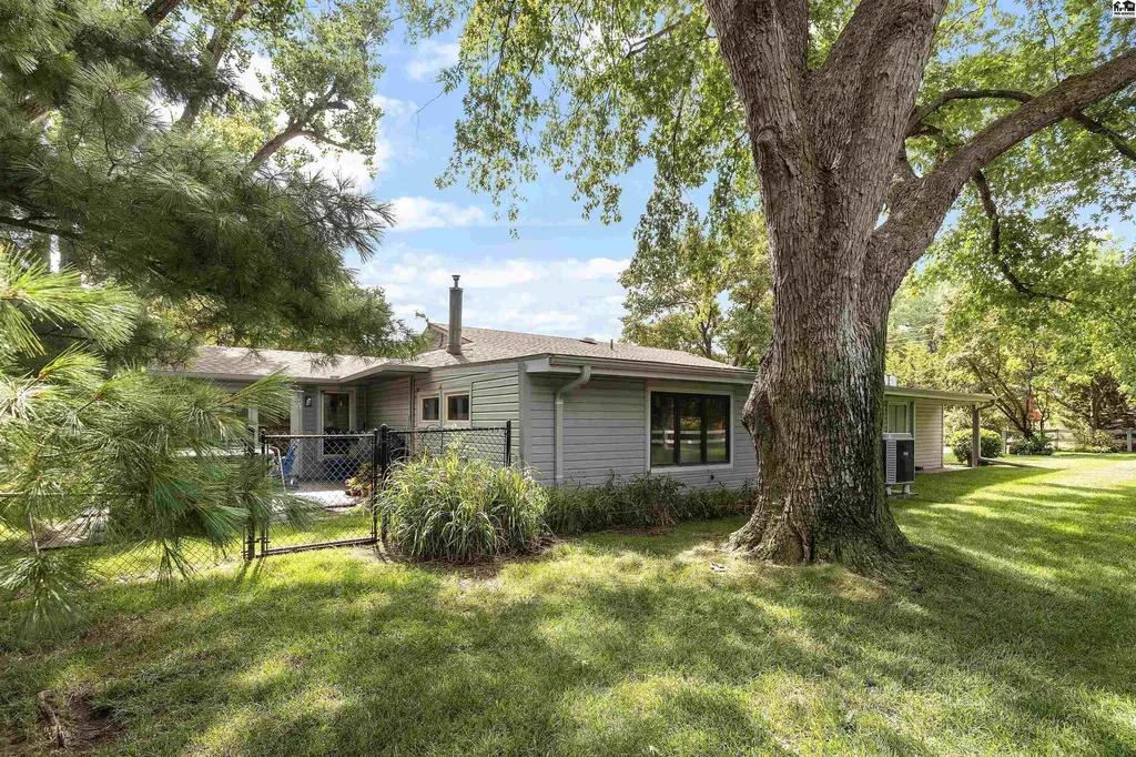 10211 Golden Arrow Drive Hutchinson KS 67502