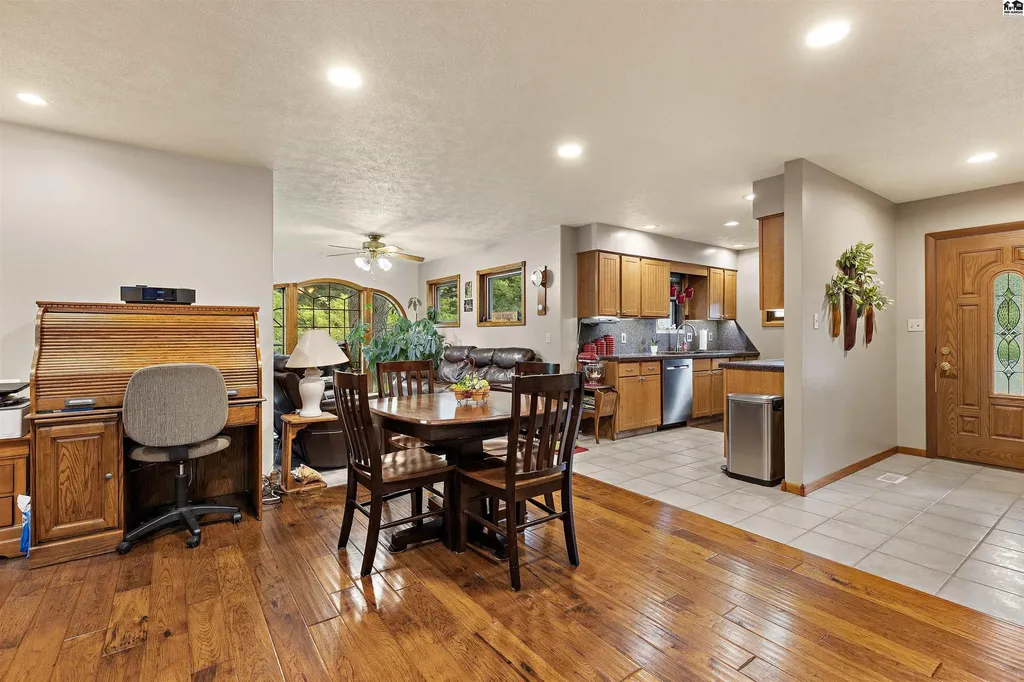 10211 Golden Arrow Drive Hutchinson KS 67502