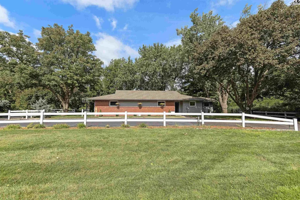 10211 Golden Arrow Drive Hutchinson KS 67502