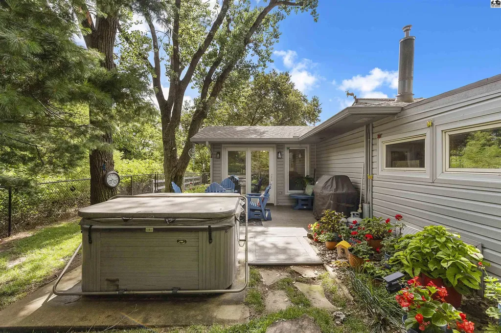 10211 Golden Arrow Drive Hutchinson KS 67502