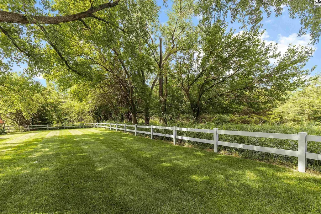 10211 Golden Arrow Drive Hutchinson KS 67502