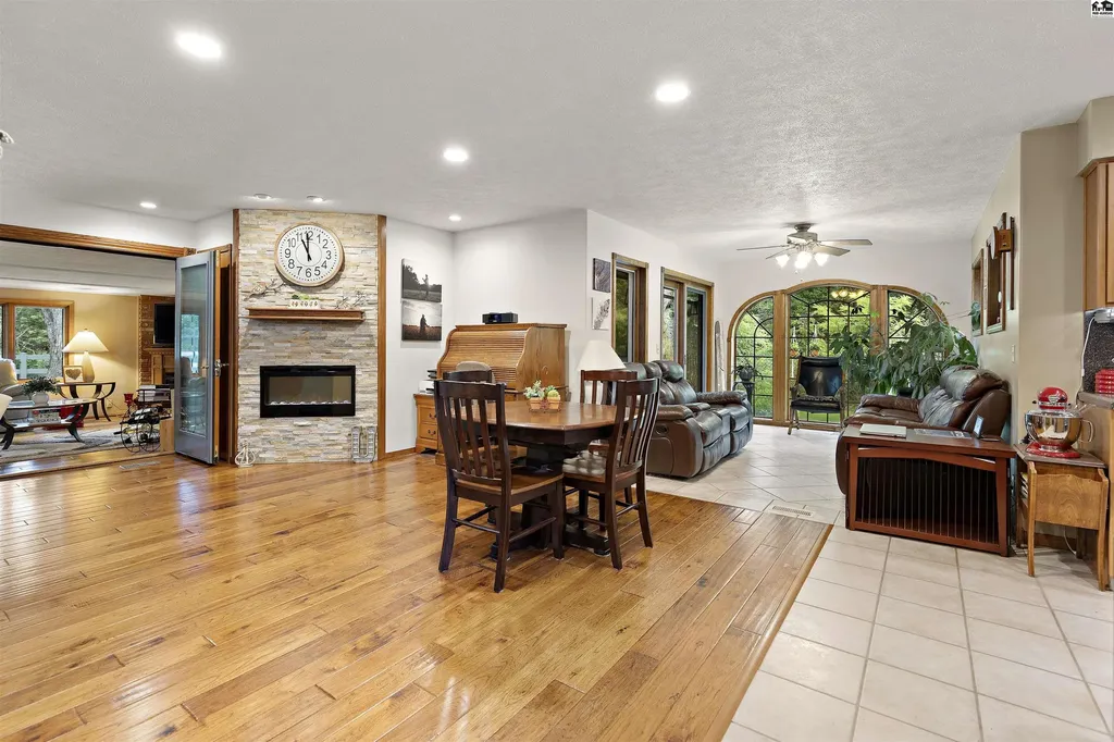 10211 Golden Arrow Drive Hutchinson KS 67502