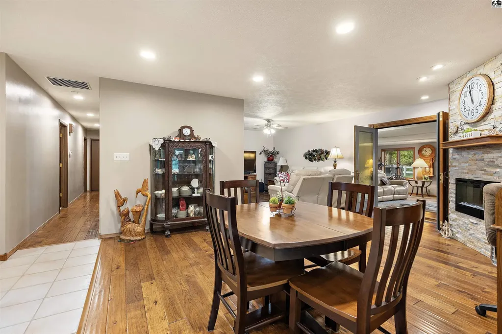 10211 Golden Arrow Drive Hutchinson KS 67502