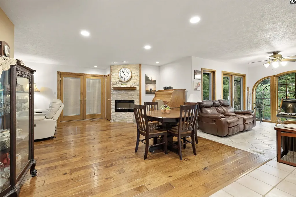 10211 Golden Arrow Drive Hutchinson KS 67502
