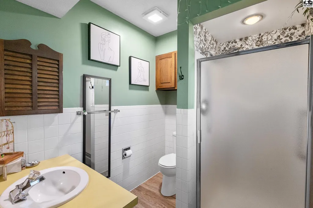 900 Surrey Trail Hutchinson KS 67502