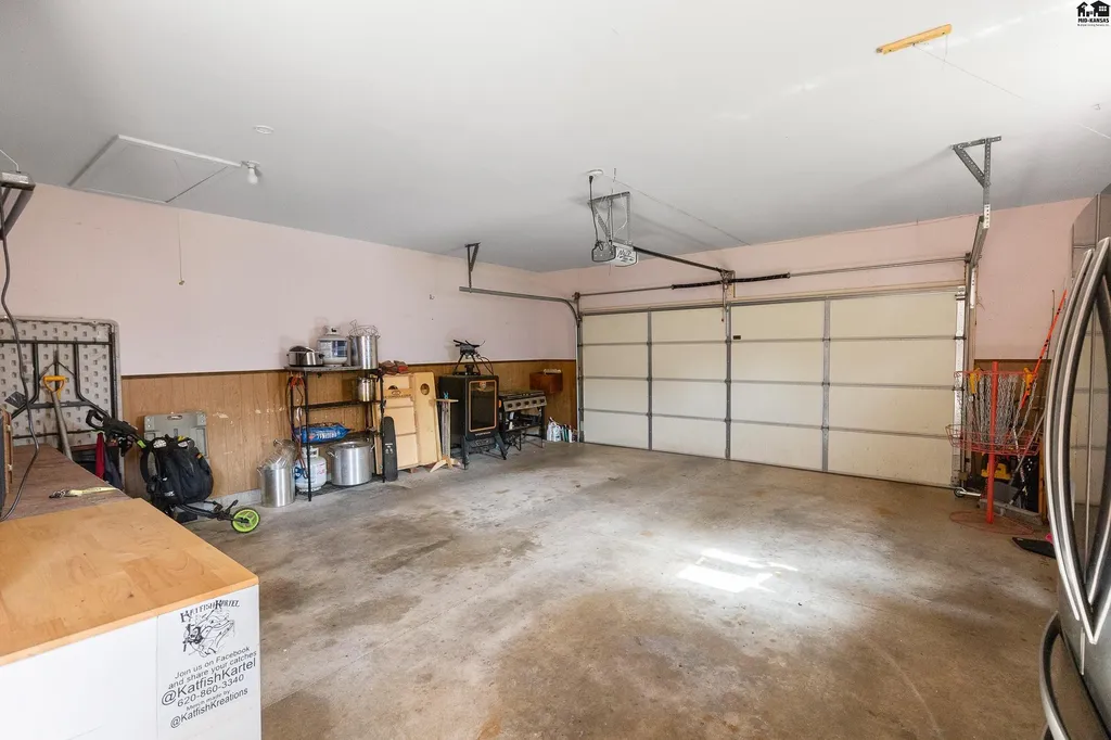 900 Surrey Trail Hutchinson KS 67502