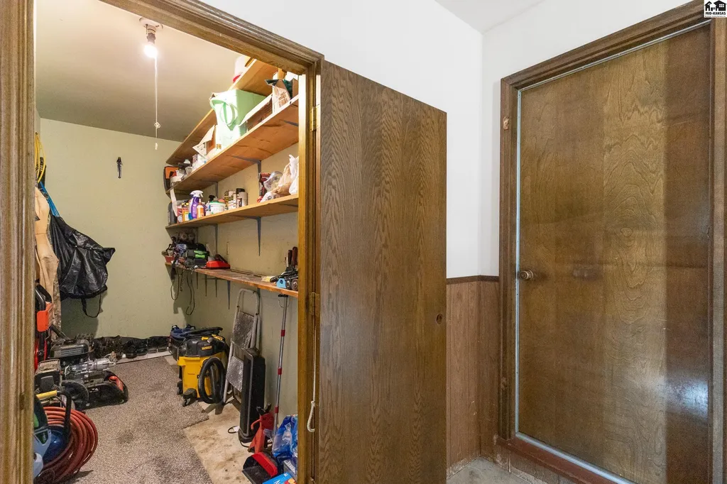 900 Surrey Trail Hutchinson KS 67502