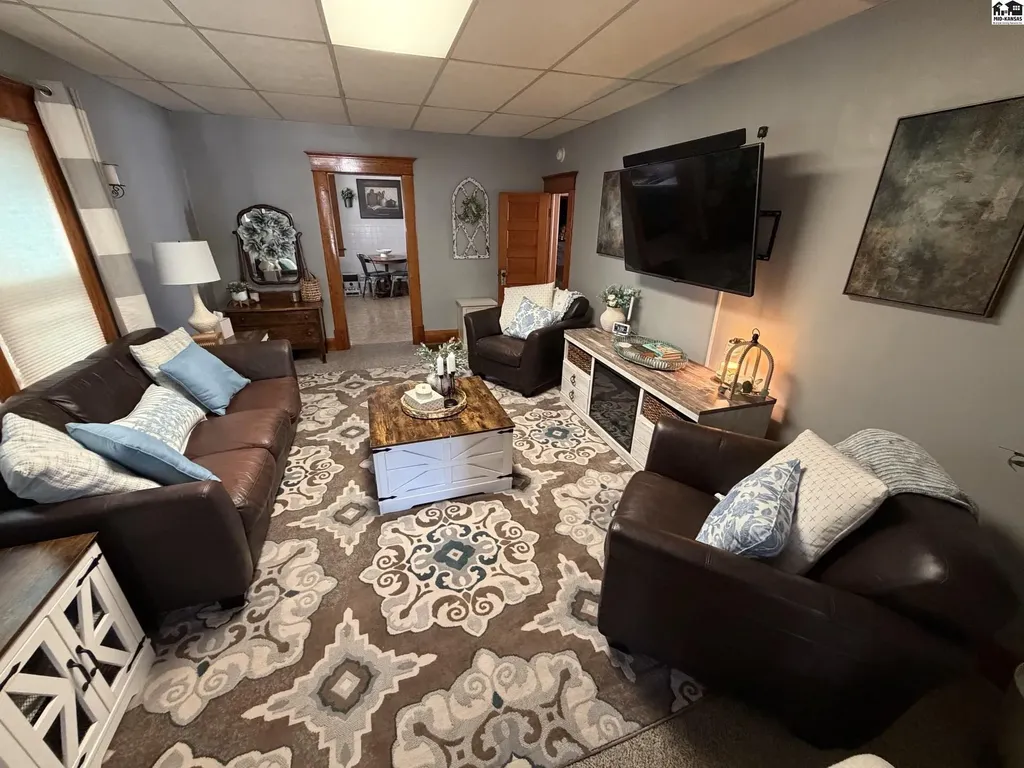 206 E 9th Avenue Hutchinson KS 67501