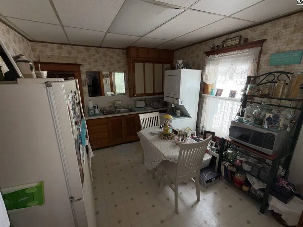 206 E 9th Avenue Hutchinson KS 67501