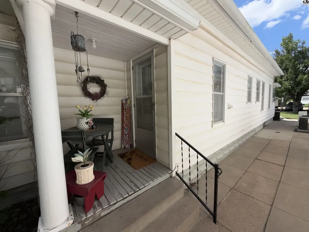 206 E 9th Avenue Hutchinson KS 67501