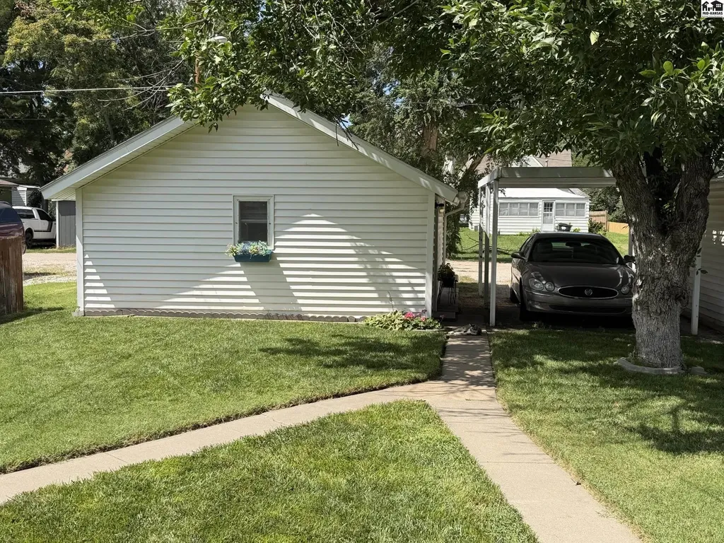 206 E 9th Avenue Hutchinson KS 67501