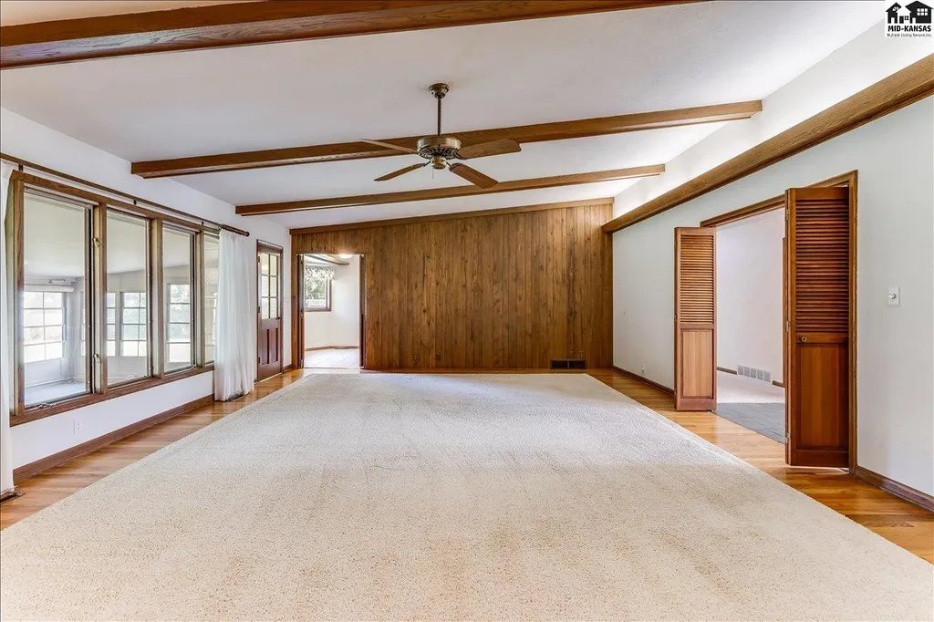 2701 Derenda Drive Hutchinson KS 67502