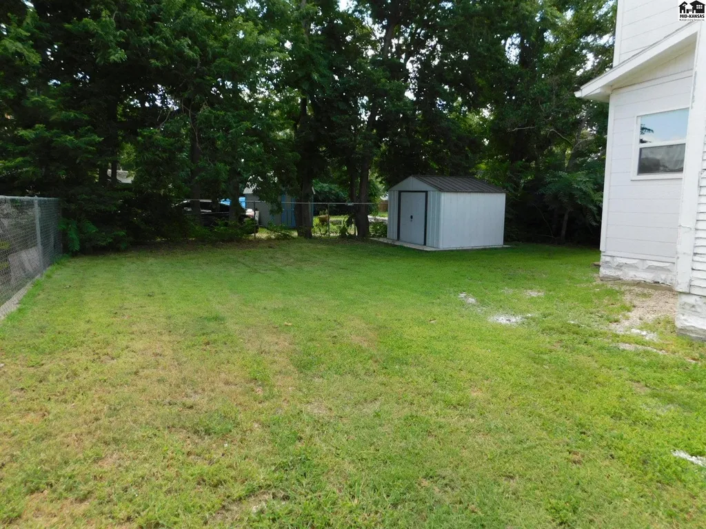 612 N Walnut Street Hutchinson KS 67501