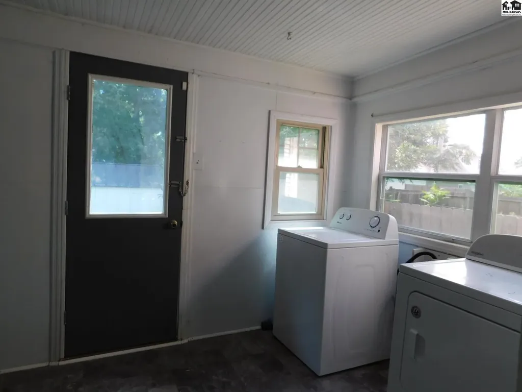 612 N Walnut Street Hutchinson KS 67501