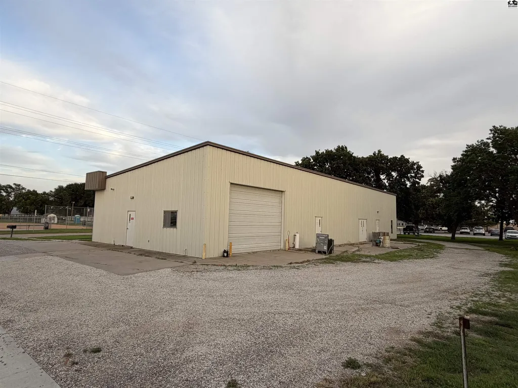 621 N Hickory Street Mcpherson KS 67460