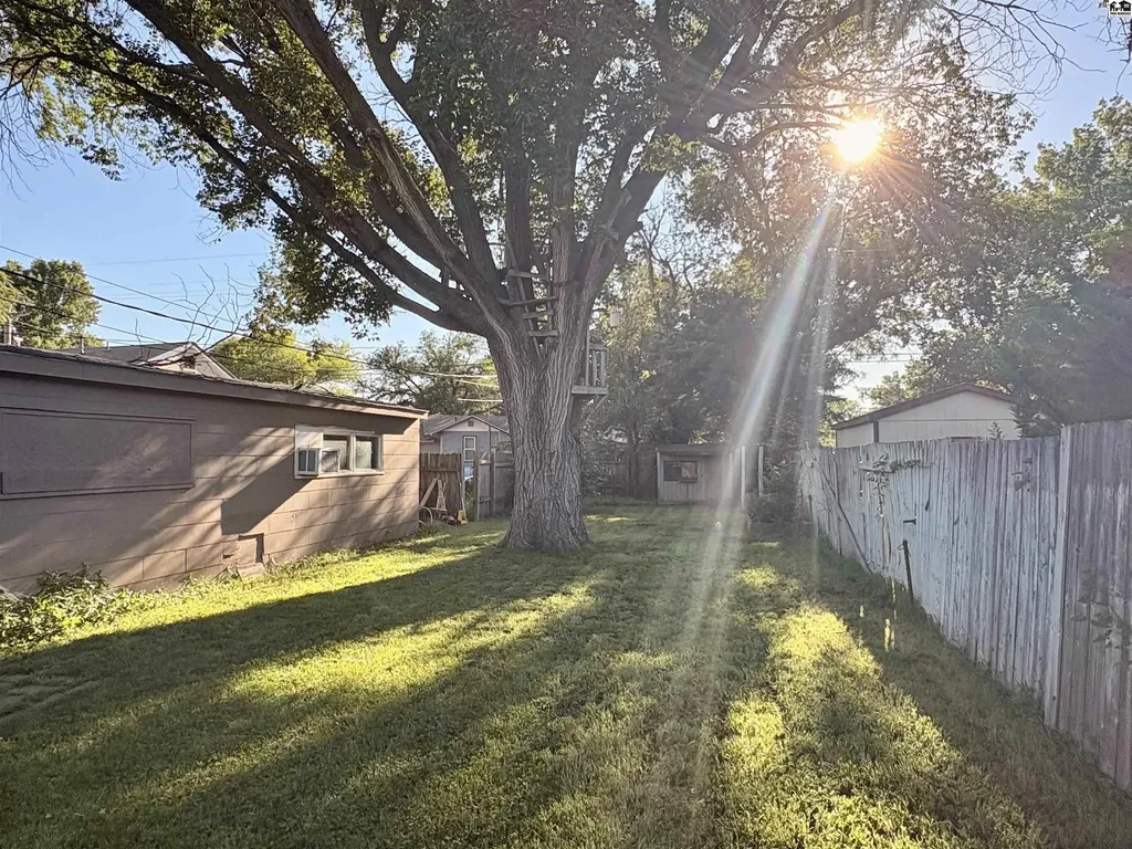 907 N Monroe Street Hutchinson KS 67501