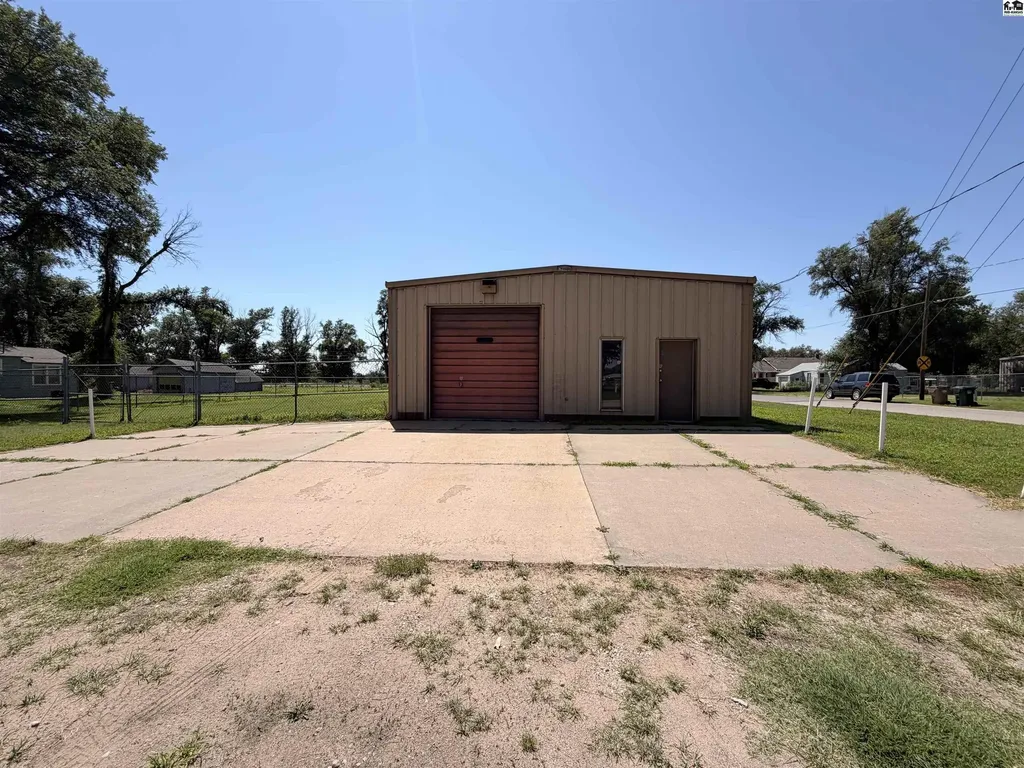 901 W 1st Avenue Hutchinson KS 67501