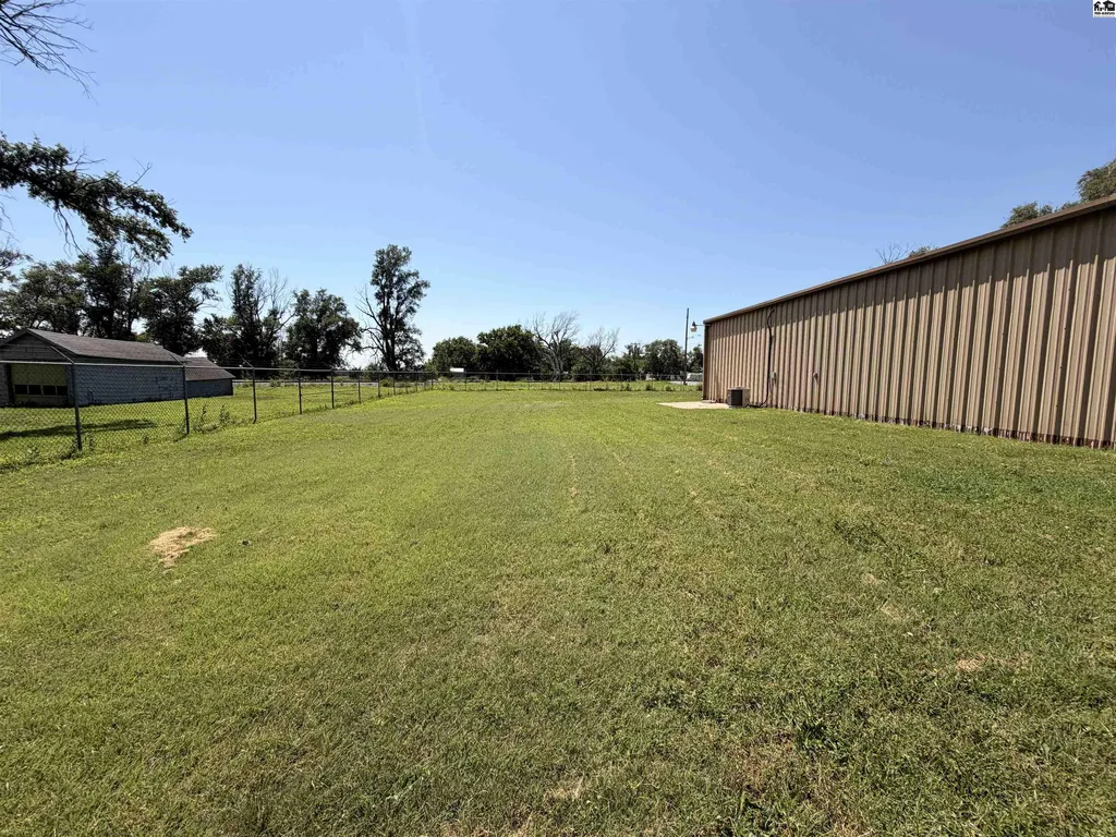 901 W 1st Avenue Hutchinson KS 67501