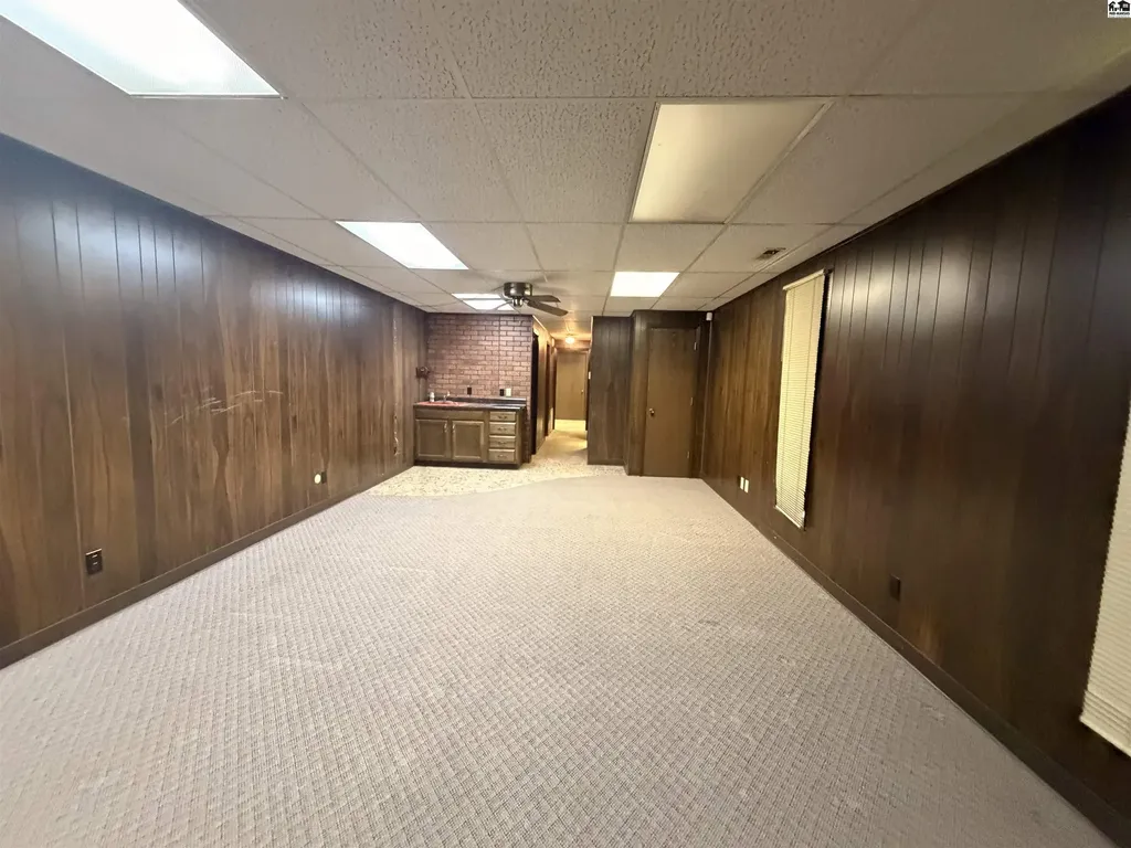 901 W 1st Avenue Hutchinson KS 67501