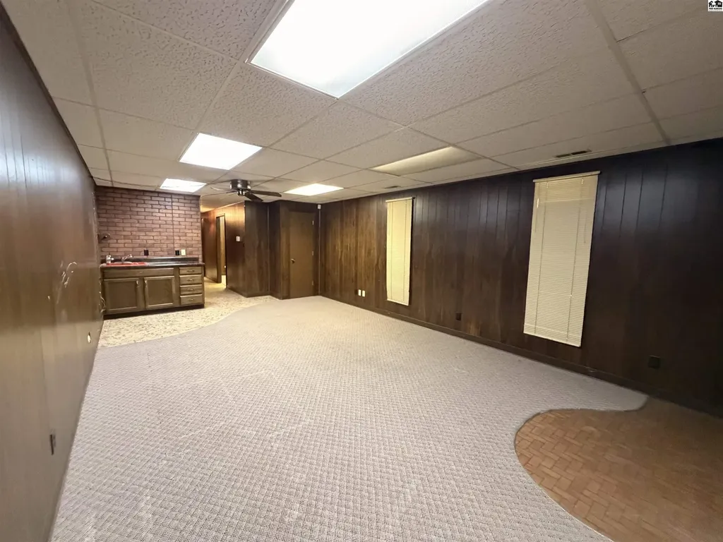 901 W 1st Avenue Hutchinson KS 67501