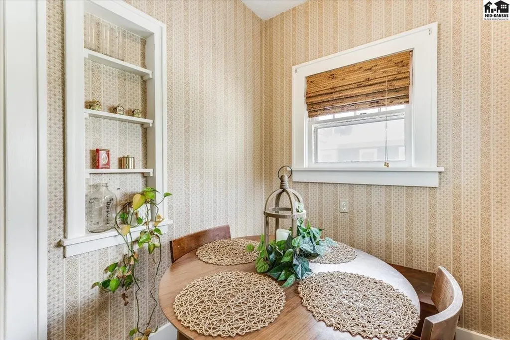 30 E 17th Avenue Hutchinson KS 67501