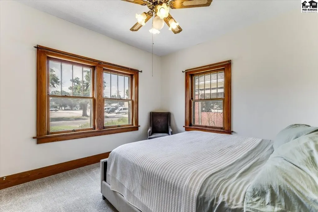 30 E 17th Avenue Hutchinson KS 67501