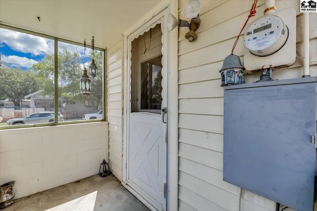 30 E 17th Avenue Hutchinson KS 67501