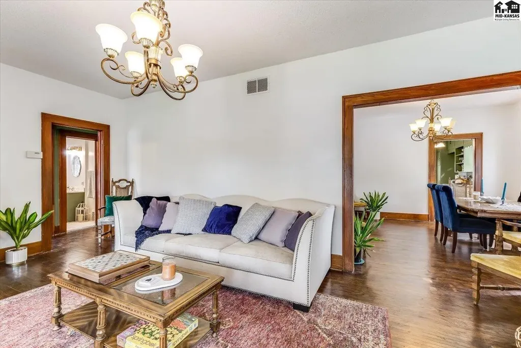 30 E 17th Avenue Hutchinson KS 67501