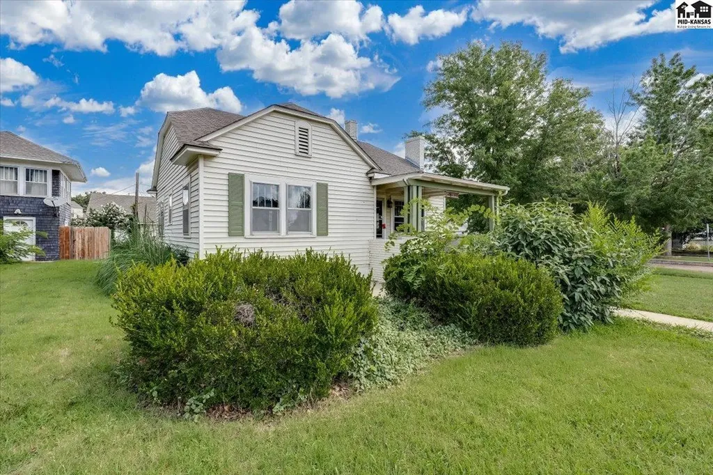 30 E 17th Avenue Hutchinson KS 67501
