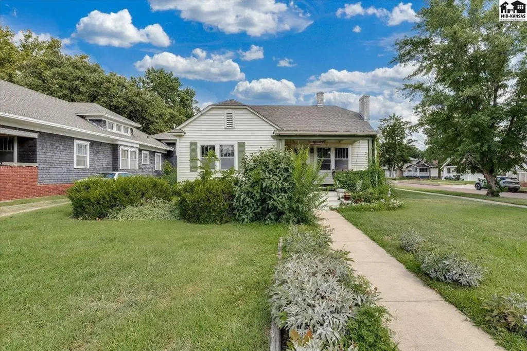 30 E 17th Avenue Hutchinson KS 67501