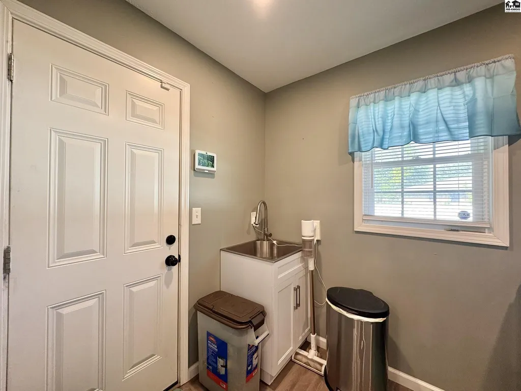1510 Linda Lane Hutchinson KS 67502