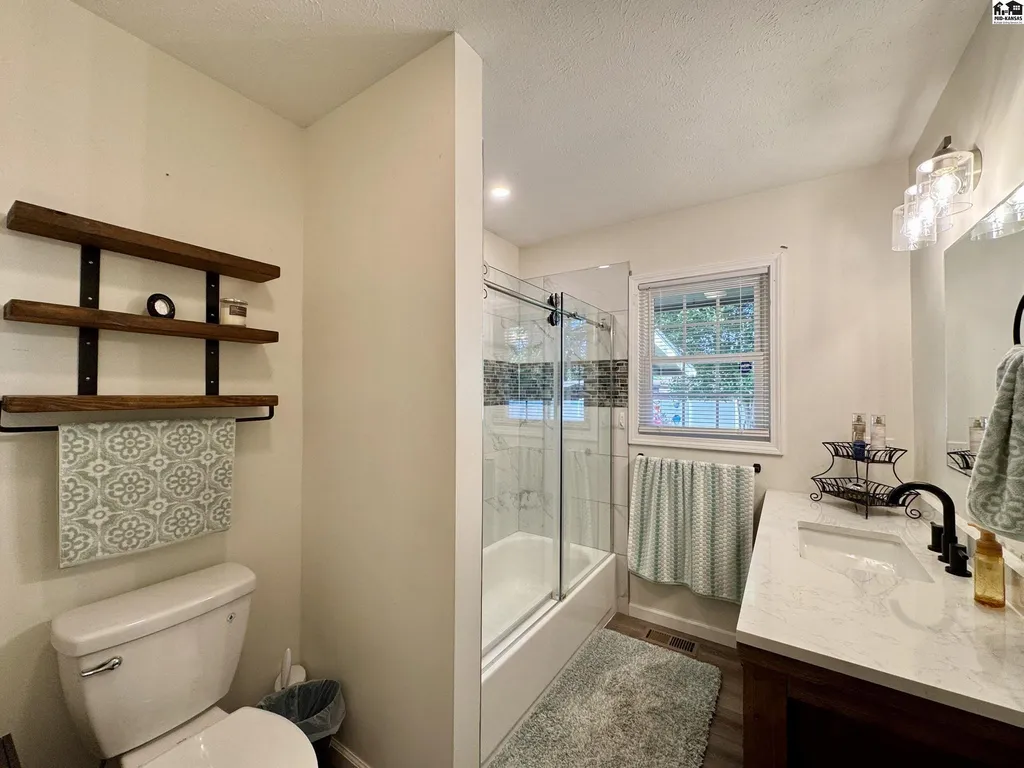 1510 Linda Lane Hutchinson KS 67502