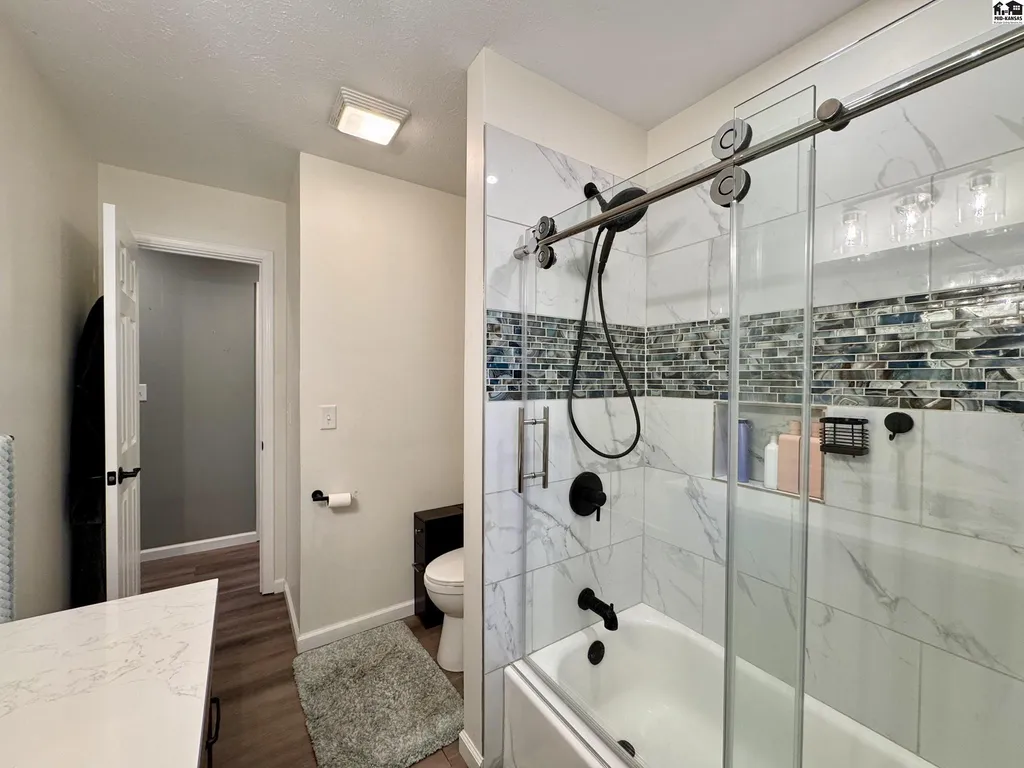 1510 Linda Lane Hutchinson KS 67502