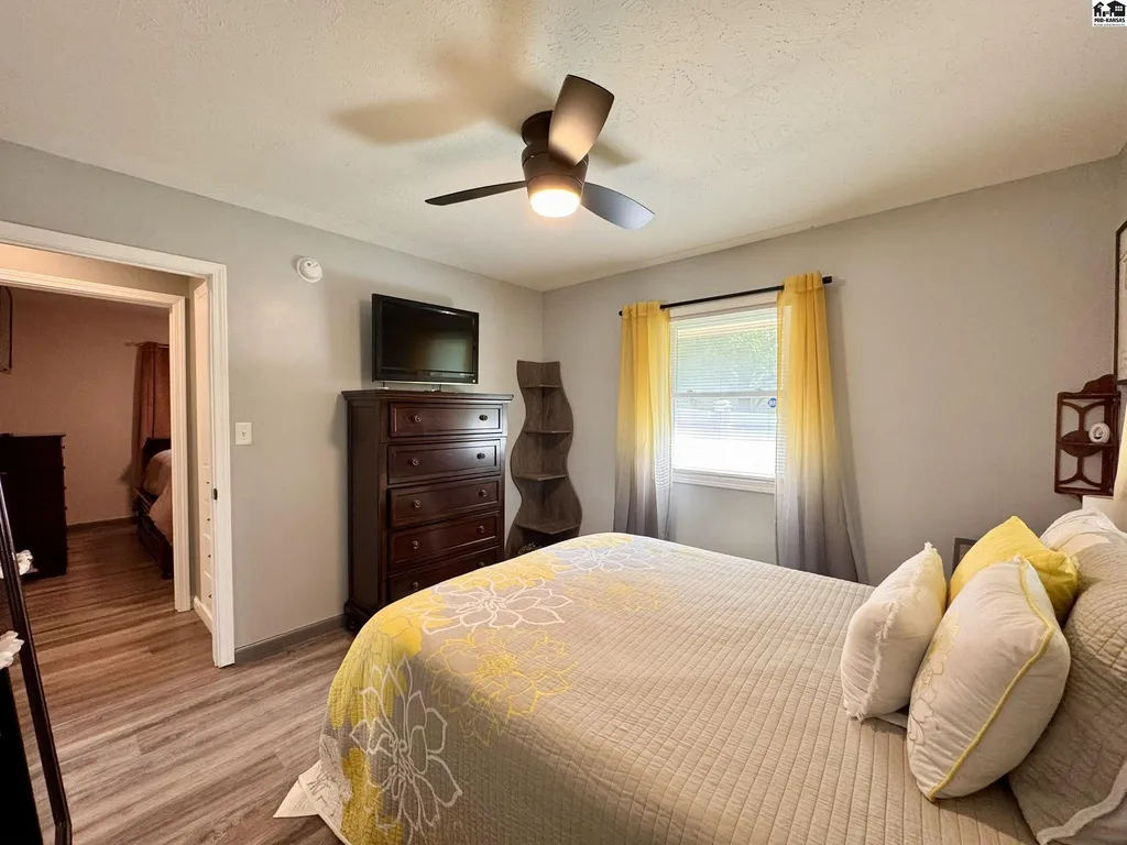 1510 Linda Lane Hutchinson KS 67502
