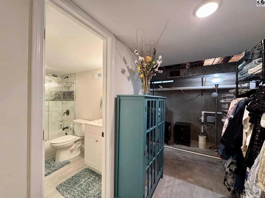 1510 Linda Lane Hutchinson KS 67502
