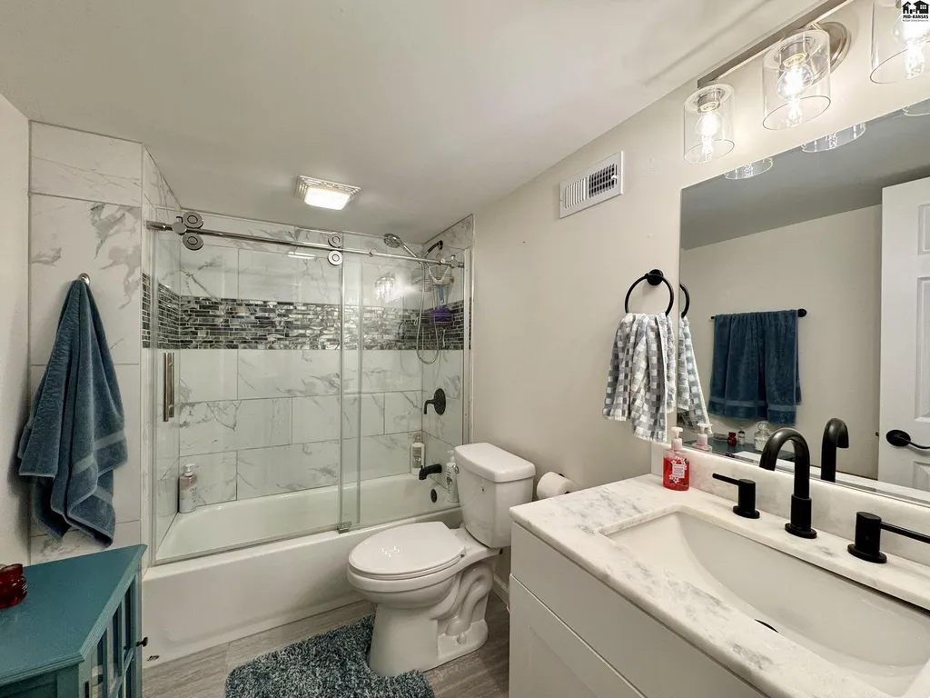1510 Linda Lane Hutchinson KS 67502