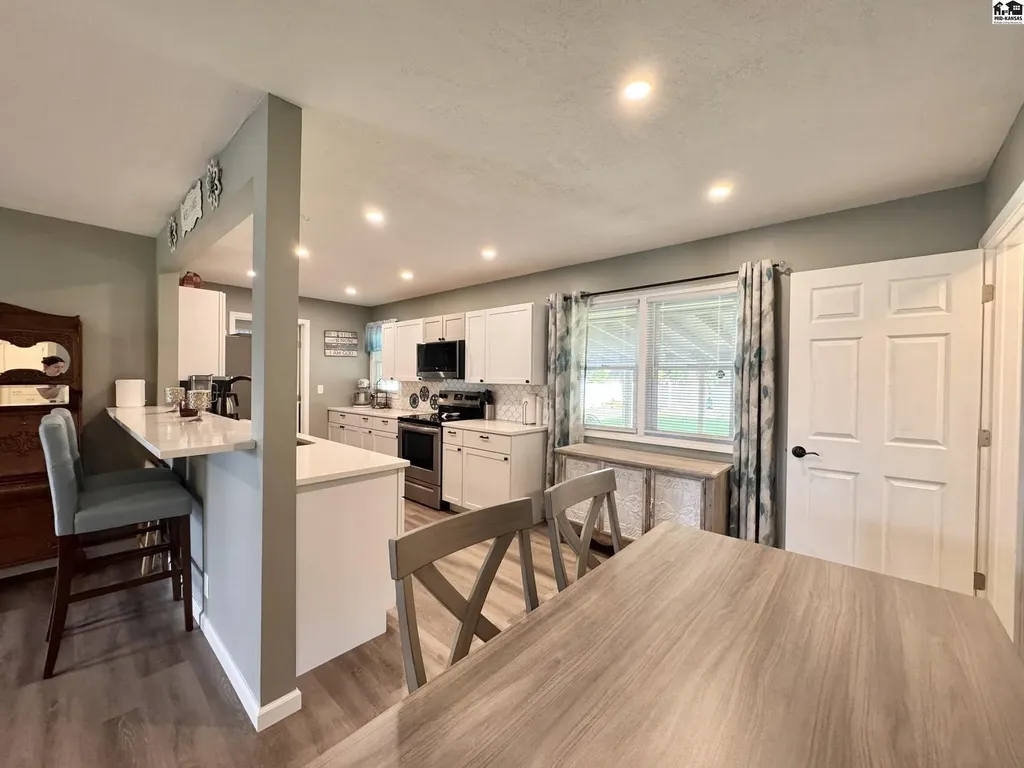 1510 Linda Lane Hutchinson KS 67502