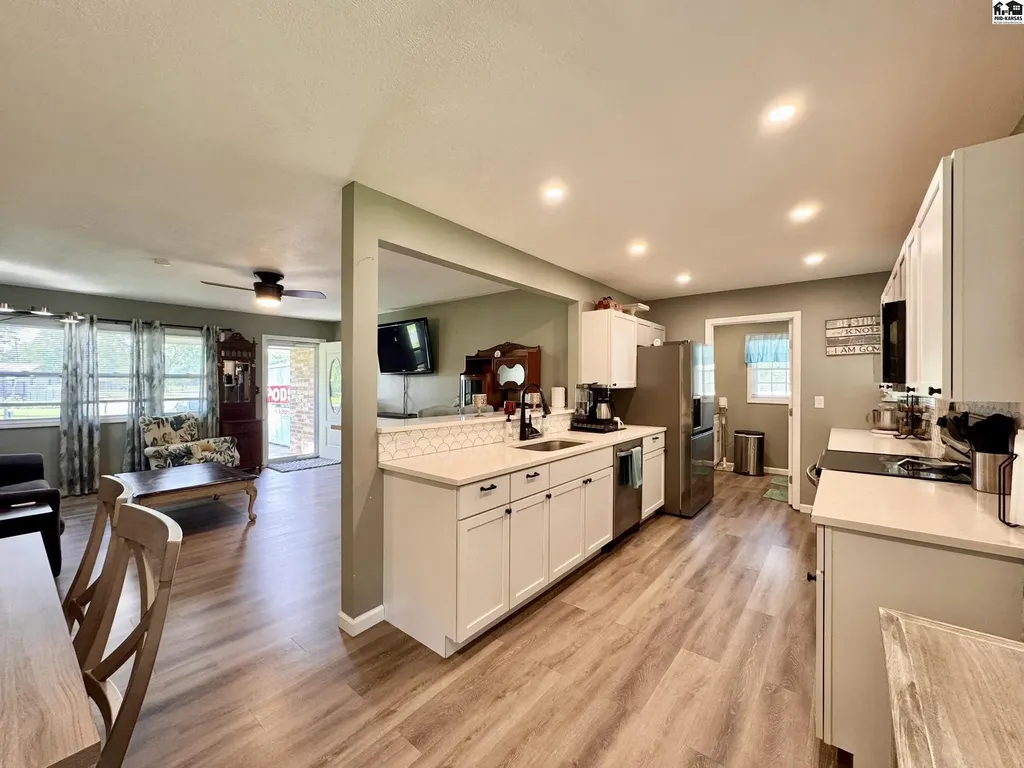 1510 Linda Lane Hutchinson KS 67502