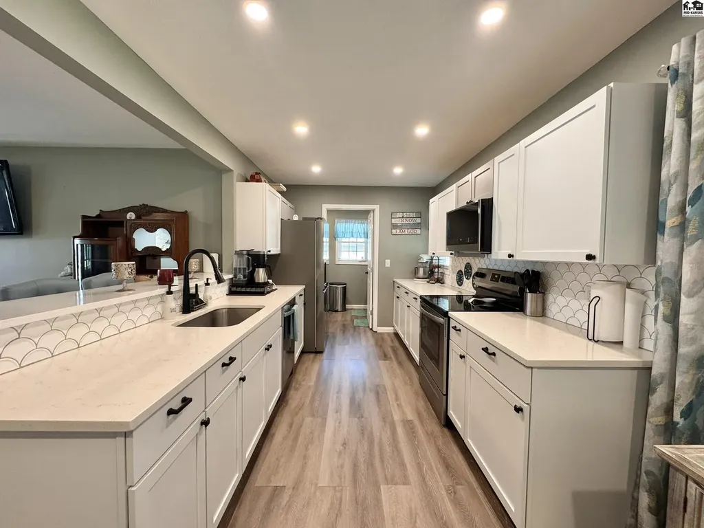 1510 Linda Lane Hutchinson KS 67502
