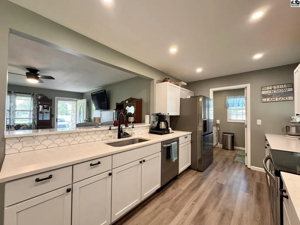 1510 Linda Lane Hutchinson KS 67502