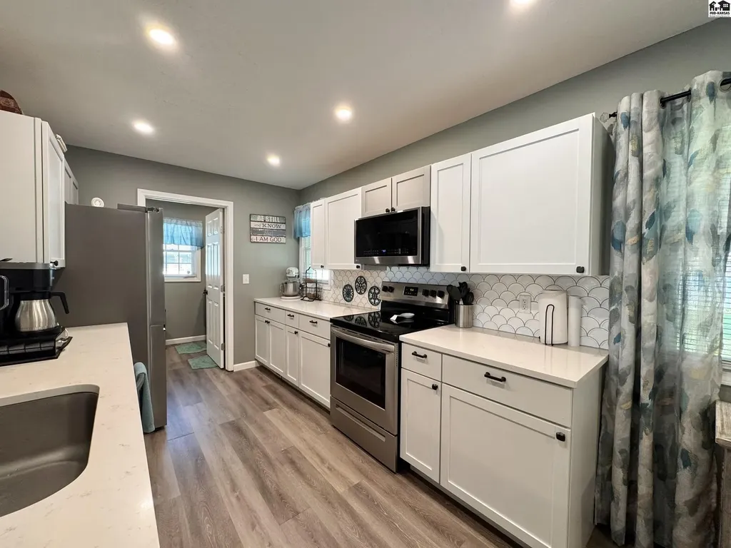 1510 Linda Lane Hutchinson KS 67502
